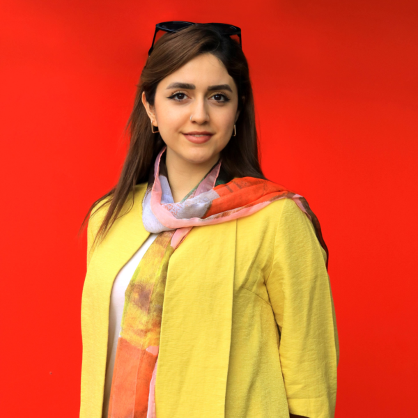 رویا اصطهباناتی